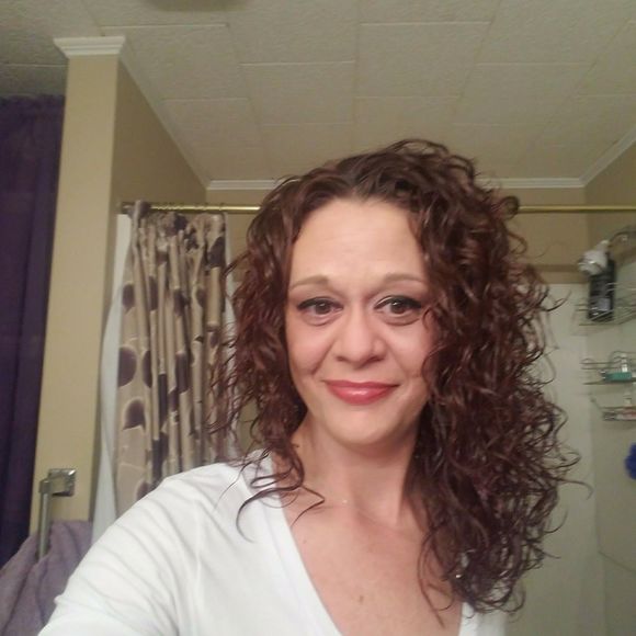Meet your Posher, Danielle - Picture 1 of 1